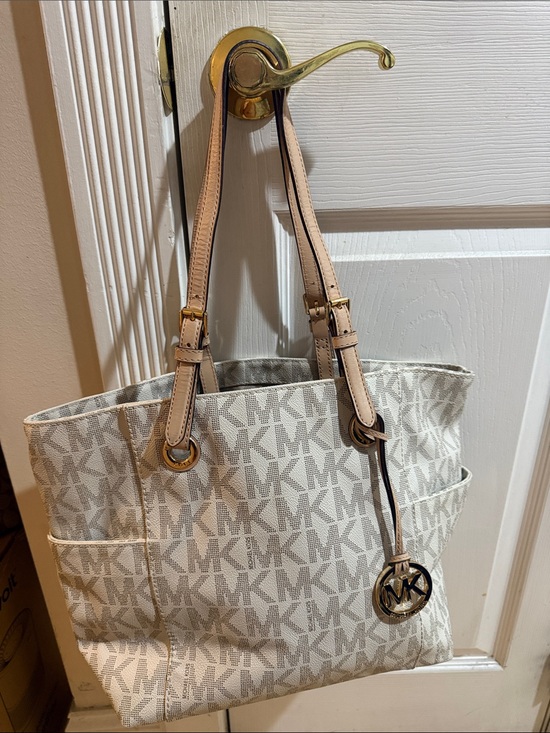 MICHAEL Michael Kors Handbags - Michael Kors Jet Set Large Pocket Tote Bag Vanilla Monogram